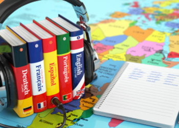 Ilustrasi belajar bahasa asing secara autodidak. (Foto: Unsplash)