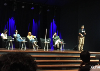 Sesi diskusi yang bertajuk "Gerilya Media Mungil Mengawasi Kekuasaan yang Ugal-Ugalan dan Corong Suara Mereka yang Dipinggirkan". Diskusi diadakan dalam acara ulang tahun Project Multatuli yang ke-2 di Erasmus Huis, Jakarta Selatan pada 3 Juni 2023. (ULTIMAGZ/Aqeela Ara)