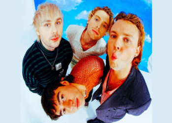 5SOS rilis album kelimanya yang bertajuk "5SOS5"