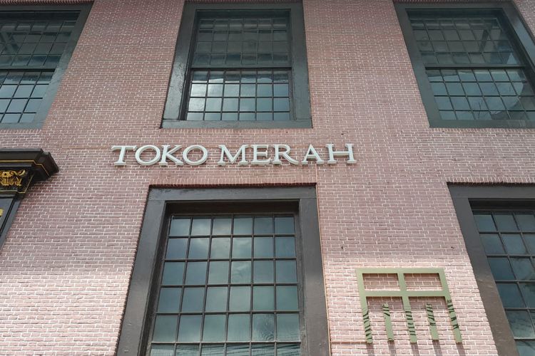 Potret bangunan Toko Merah, salah satu bangunan bersejarah di kawasan Kota Tua. (kompas.com/Zeta Zahid Yassa)
