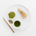 Ilustrasi matcha bubuk dan matcha seduh. (Freepik)