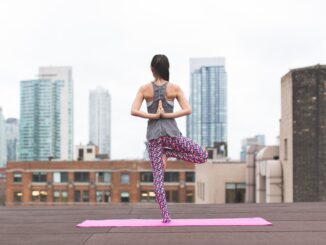 Ilustrasi manfaat yoga. (Foto: pexels.com)